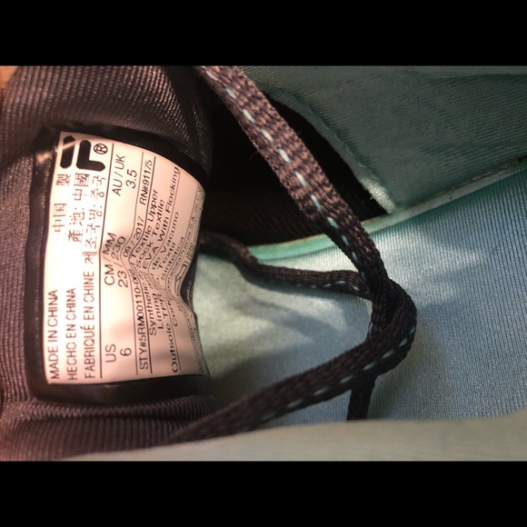 Fila tennis shoes - Picture 4 of 4